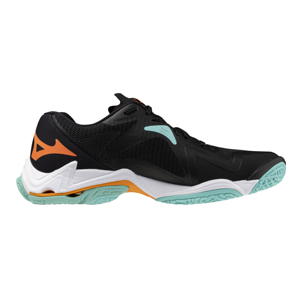 Mizuno wave Lightning z8 