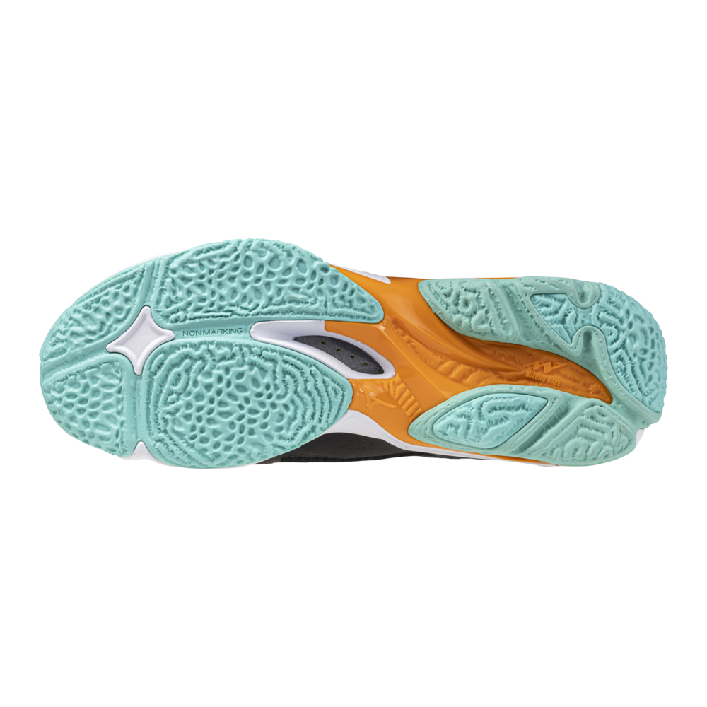 Mizuno wave Lightning z8 