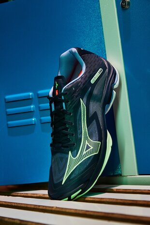 Mizuno wave Lightning z7